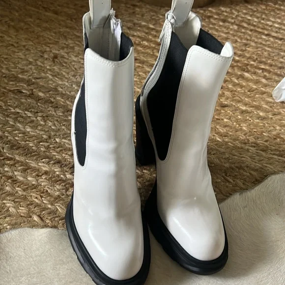 Alexander McQueen Two Tone leather chelsea boots - Picture 10 of 13